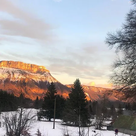 Aux Pieds Des Pistes, Des Chemins De Rando *