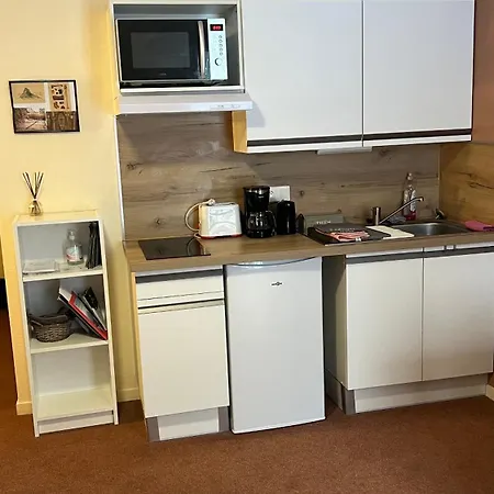 Apartment Aux Pieds Des Pistes, Des Chemins De Rando Les Deserts (Savoie)